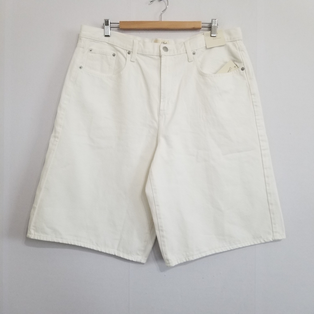 NWT Universal Thread White High Rise Long Shorts Size 16